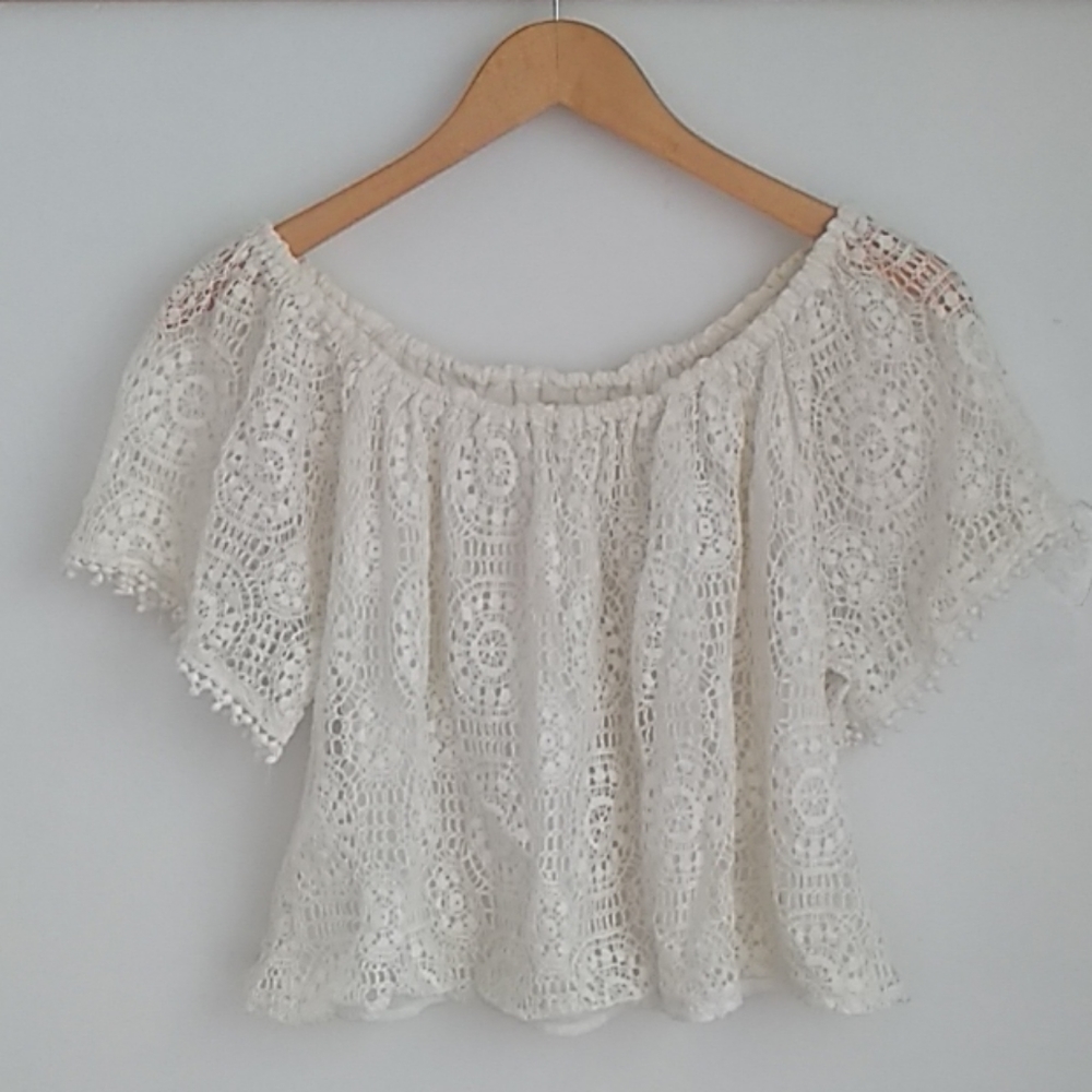 Hollister off the shoulder lace crop top sz S